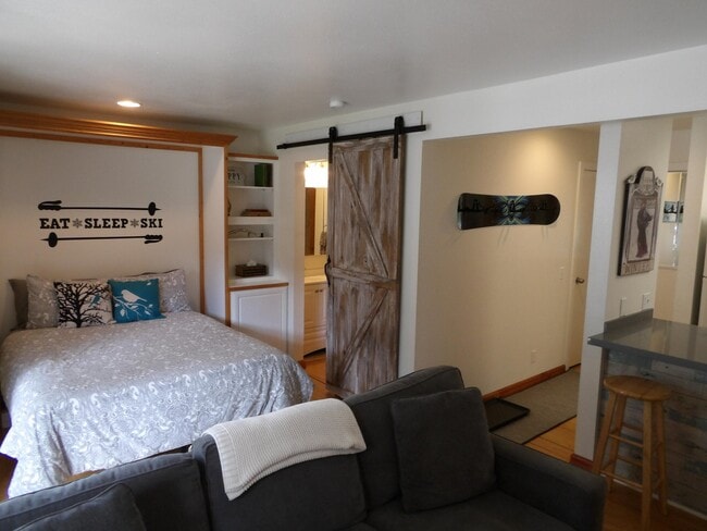 260 2nd Ave S