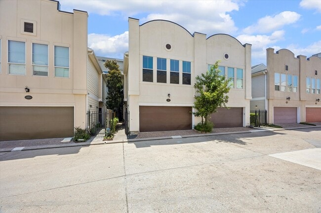 Building Photo - 107 Riley Ln