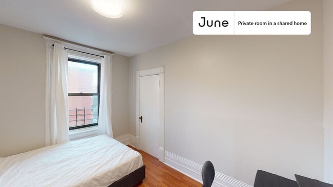 Room in Shared 4 bed/1 bath home in Central Harlem