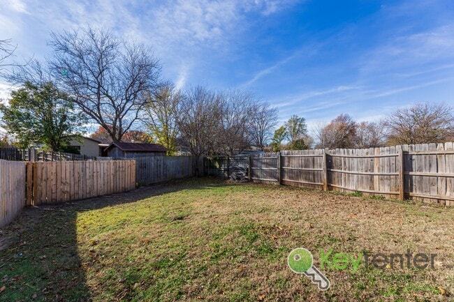 Photo - Stunning 3 Bed 2.5 Bath close to highways and shopping!