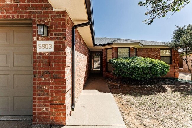 Photo - 5903 70th St