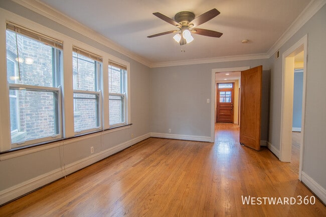 Photo - 5944 N Artesian Ave Unit 2