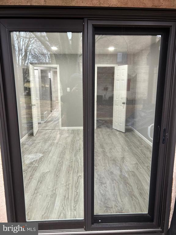 Building Photo - 2027 Jason Dr