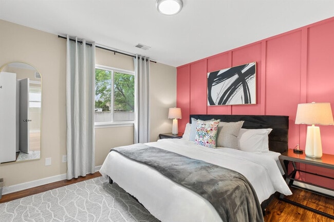 Building Photo - 18451 Sharon Ln Unit ID1032337P