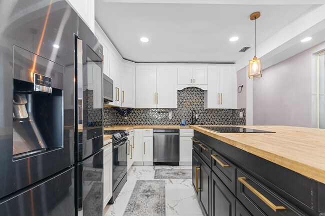 Photo - 1820 SW 22nd Ave