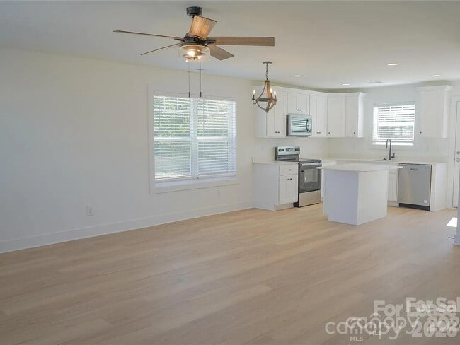 Photo - 816 Fairview St