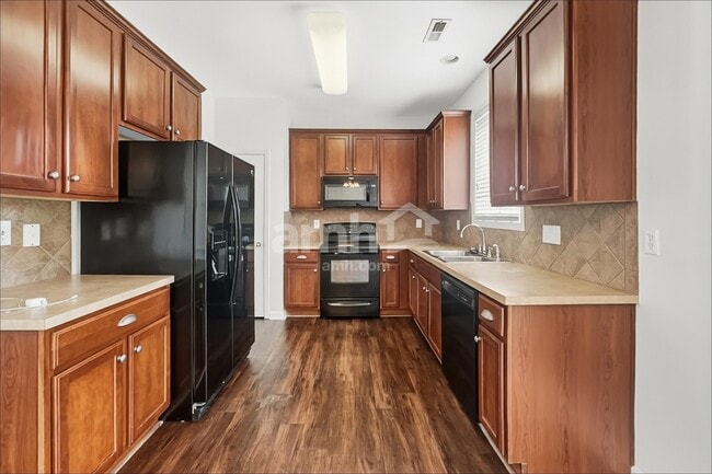 Photo - 5 Phaeton Ave
