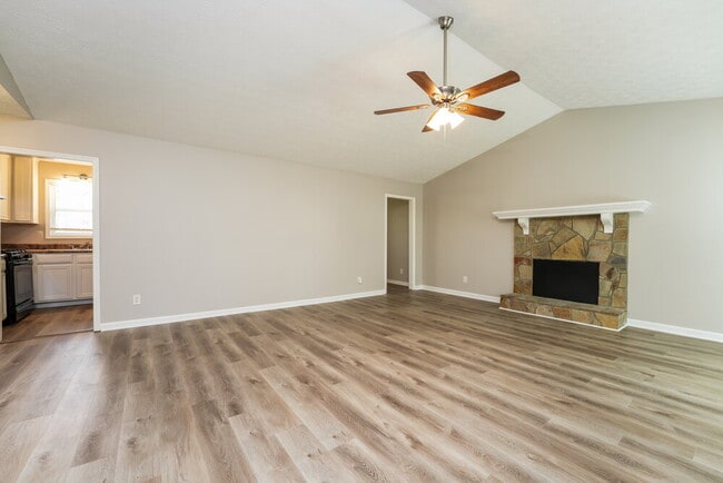 Photo - 2704 Laurel View Dr