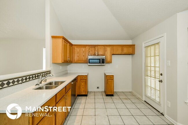 Photo - 7028 Manslick Rd