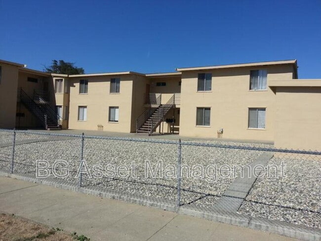 Building Photo - 1415 Visalia Ave Rental