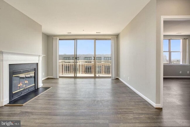 1200 Braddock Pl Unit 814