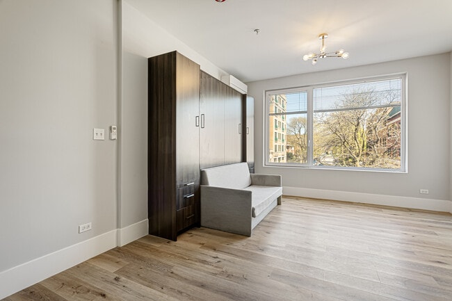 Photo - 1531 W Howard St Unit 407