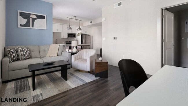 Building Photo - 2220 W First St Unit 374