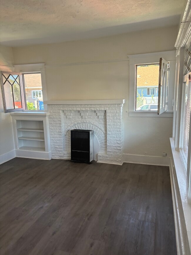 Photo - 402 E 43rd Pl Unidad 2