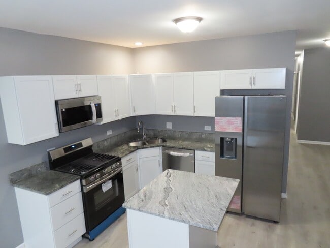 Photo - 951 W 51st St Unit 1