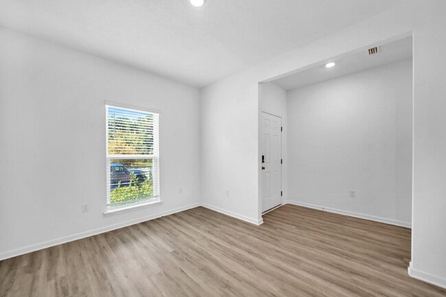 30 Sandywoods Ct