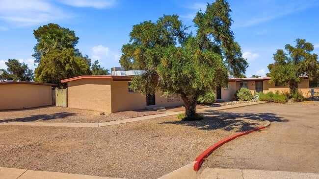 Photo - 1528 W Knox St