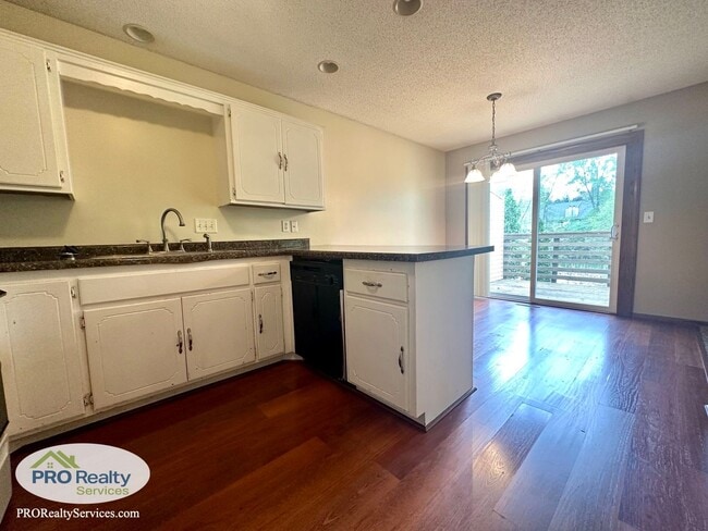 Photo - 3 Bedroom Home in Maple Grove