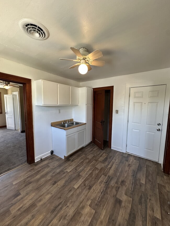 Photo - 2940 Pitt St Unit 4