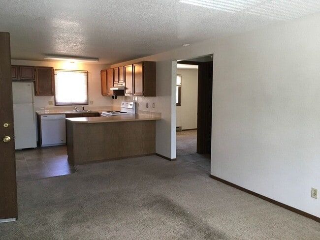 Photo - 4914-4920 Basswood Drive Unit 4920