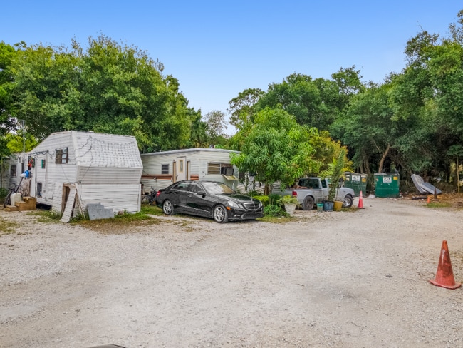 Photo - 27881 New York St