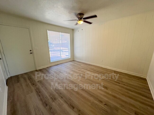 Photo - 2017 Courtland Ave