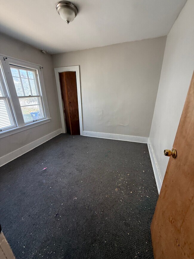 Photo - 521 E Marengo Ave