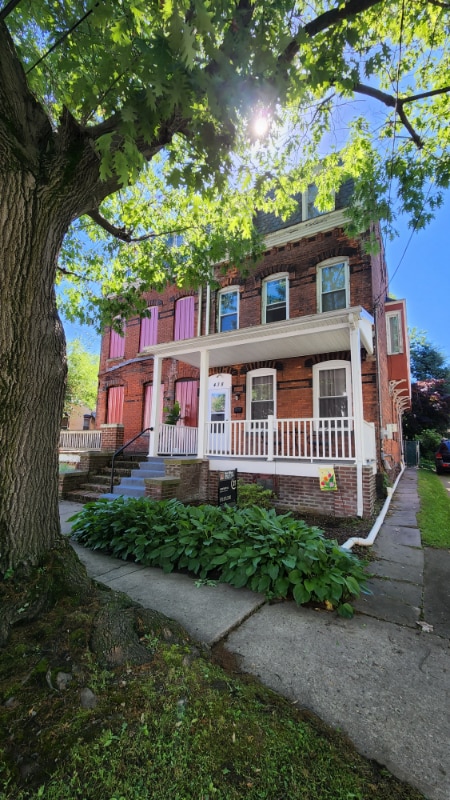 Photo - 438 S River St House