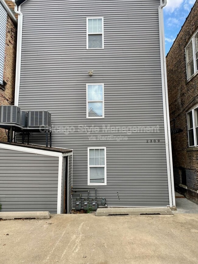 Photo - 2309 S Sacramento Ave Unit 1