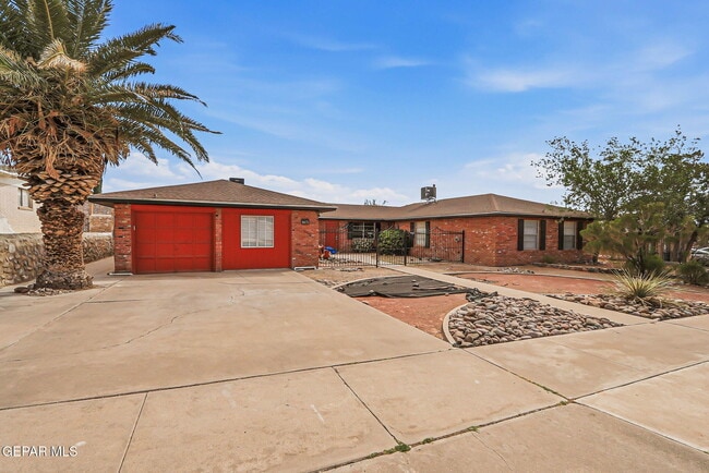 Building Photo - 6613 Escondido Dr