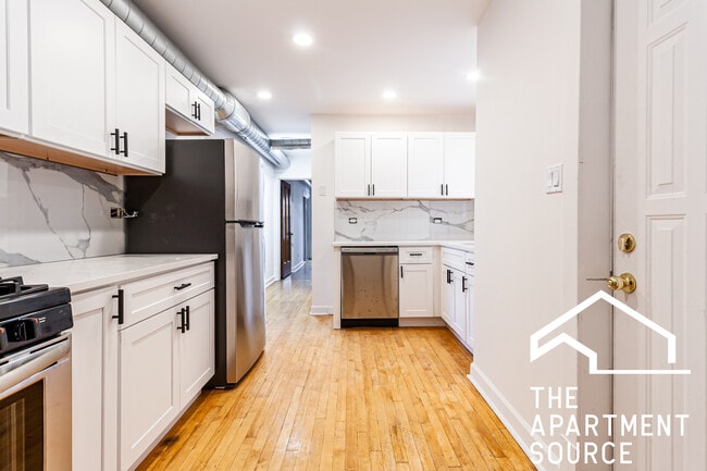 Building Photo - 3838 W George St Unit 2E
