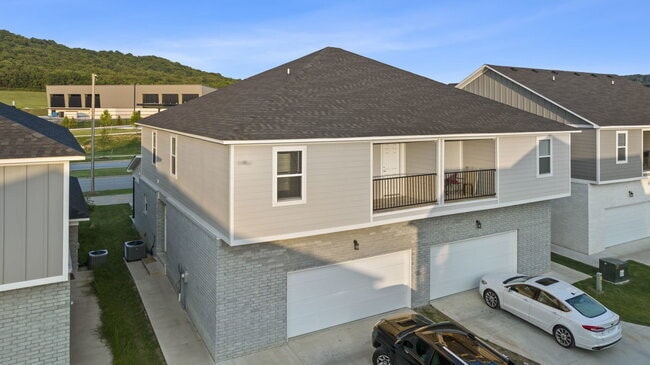 Photo - Sign a lease now and get one month’s rent ... Unit 2