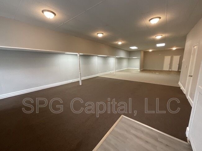 Photo - 62 E King St