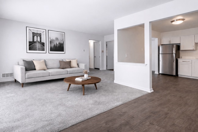 Photo - Pine Ridge Apartments - Southfield, MI