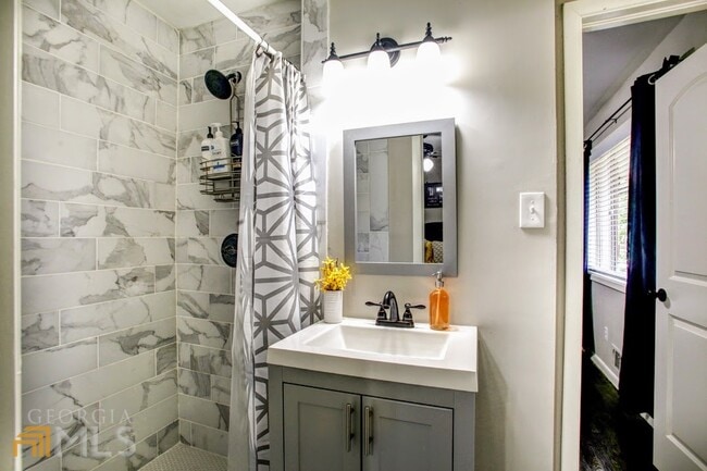 Photo - 83 Kathryn Dr