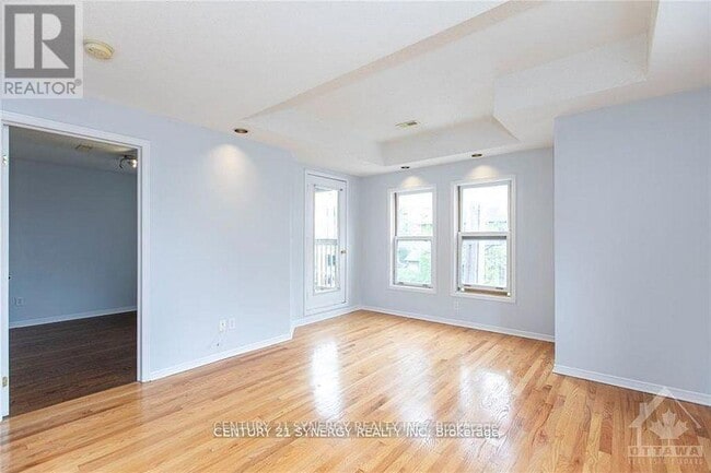 Photo - 450 MacLaren St Unit 11