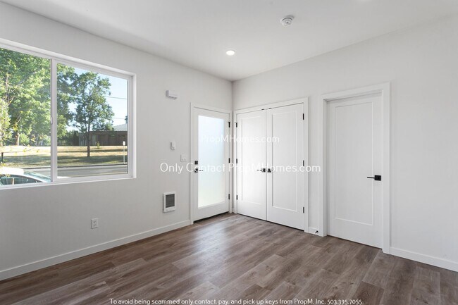 Photo - Modern One Bedroom in NE – Move-In Special...