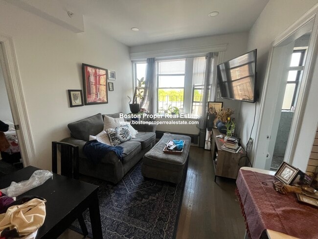 Photo - 107 Queensberry St