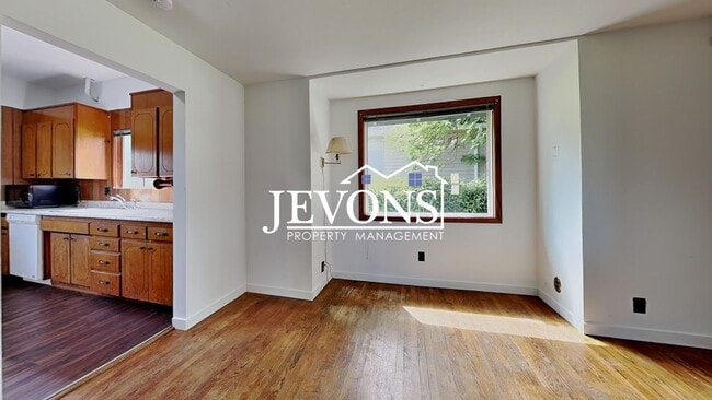 Photo - Charming 5-bedroom home near shopping, parks, and University of Puget Sound - Minutes from Cheney...
