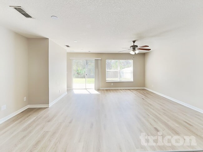 Photo - 15612 Sarcee Ct