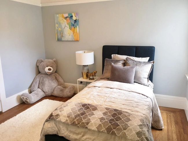 Photo - 842 Edinburgh St