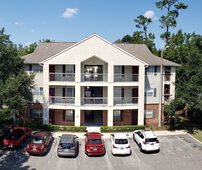 Building Photo - FOR RENT. 1 bedroom 1 bathroom condo first...