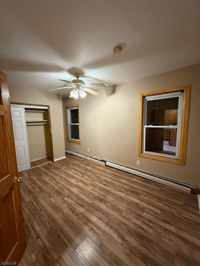 Photo - 389 Amherst St