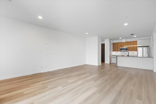 Photo - 204 S Leavitt St