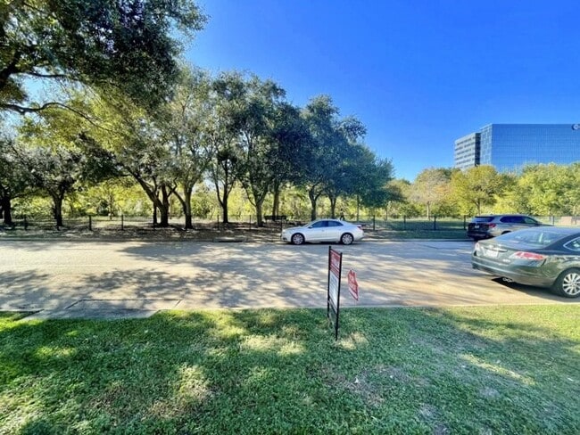 Photo - 752 Memorial Mews St Unit D