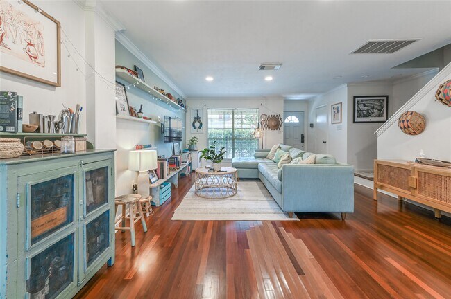 Photo - 1004 Ruthven St