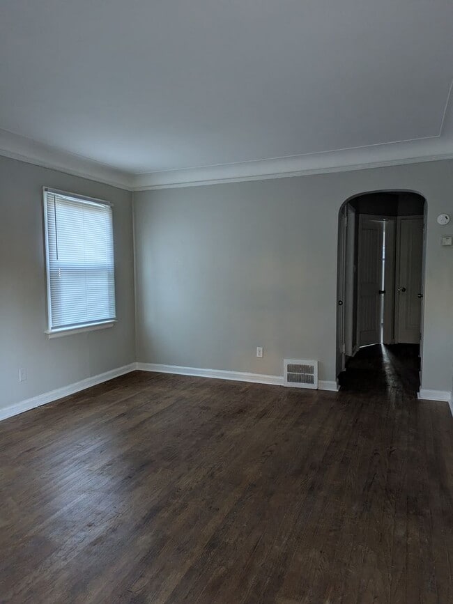 Photo - 9994 Vaughan St