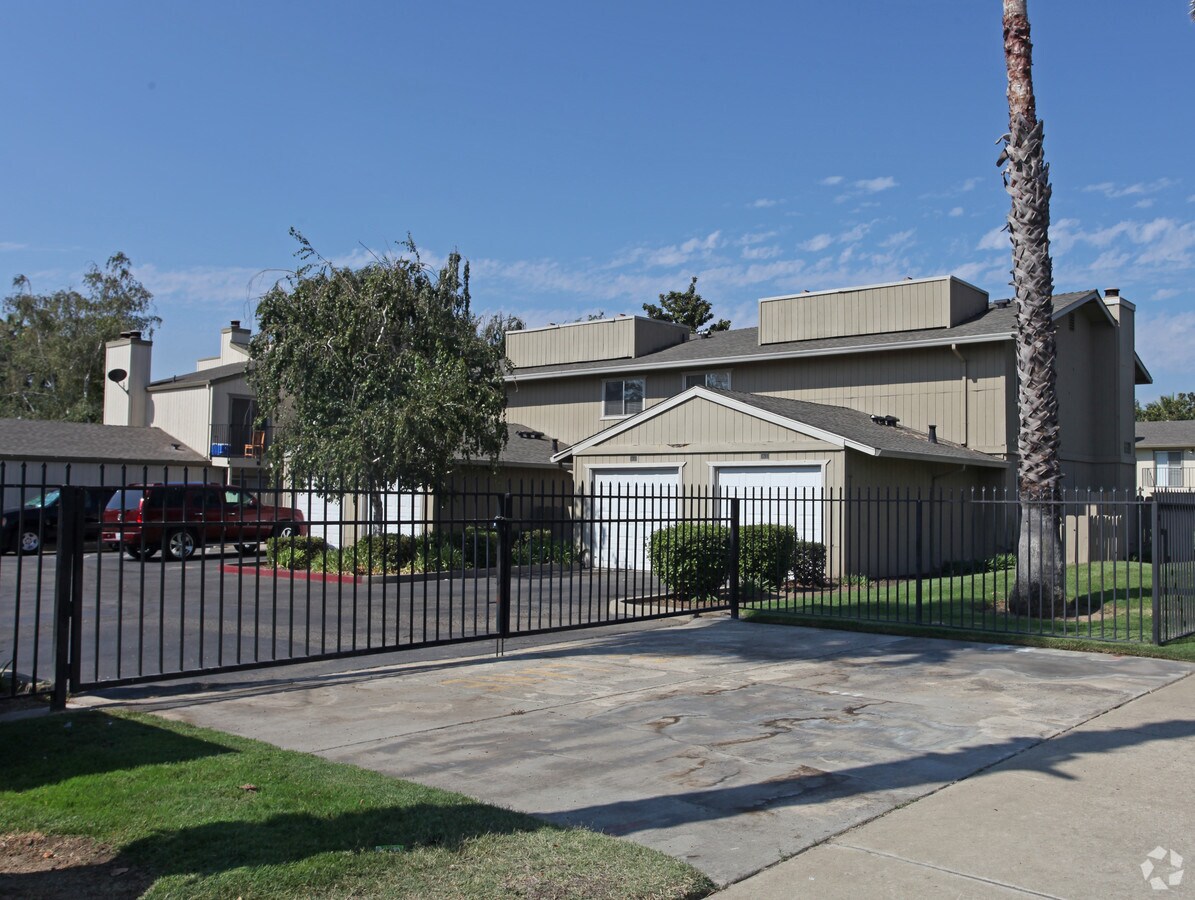 Photo - Stonetree Townhomes Apartments
