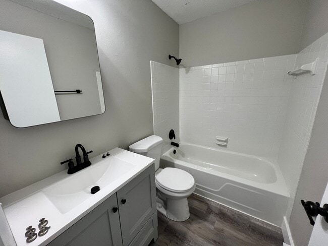 Photo - One bedroom available soon! Unit 1712 Franklin Ave Apt: A