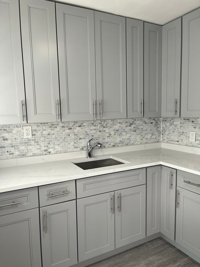 12A Kitchen - 2134 Lincoln St Unit 12A